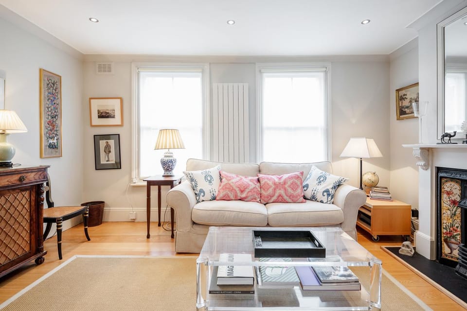 Cozy & Stylish 2BR in Battersea Apartment in London