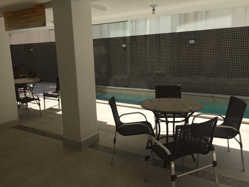 Swimming pool, Swimming pool