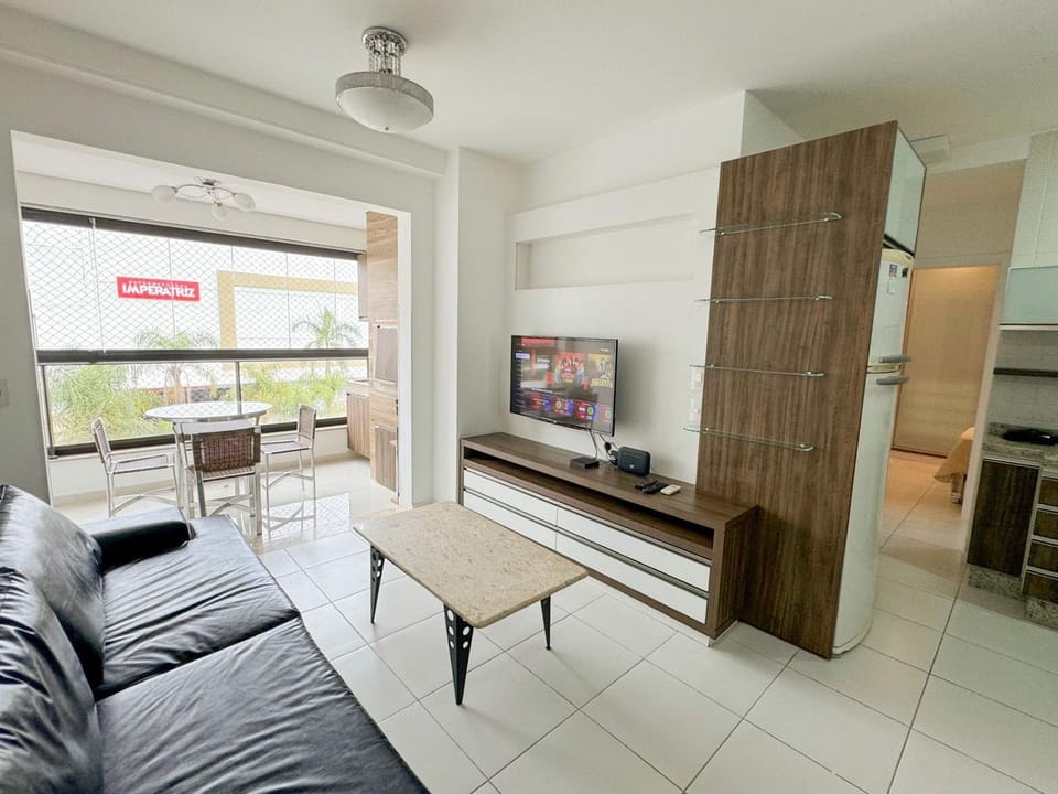 TV and multimedia, Seating area, Dining area
