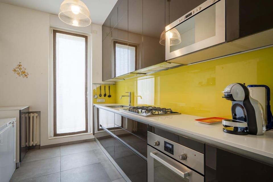 Glamorous Terrace Excl 3bdr a 300mt da Centrale Apartment in Milan