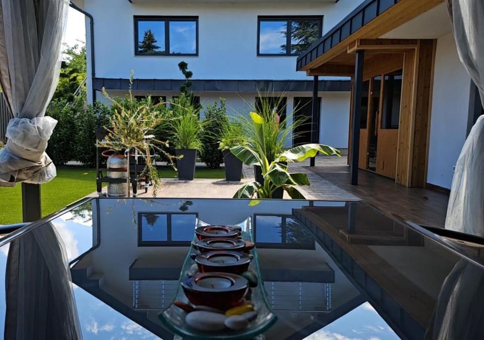 Velence Viola Villa Apartment in Hungary