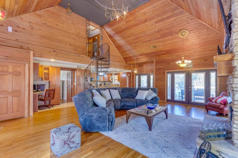Waterfront Milton Home w/ Boat Dock! House in Alabama