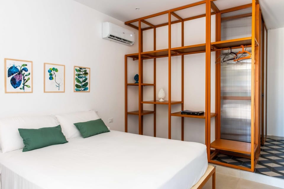 Bed, Photo of the whole room, Bedroom, wardrobe, air conditioner