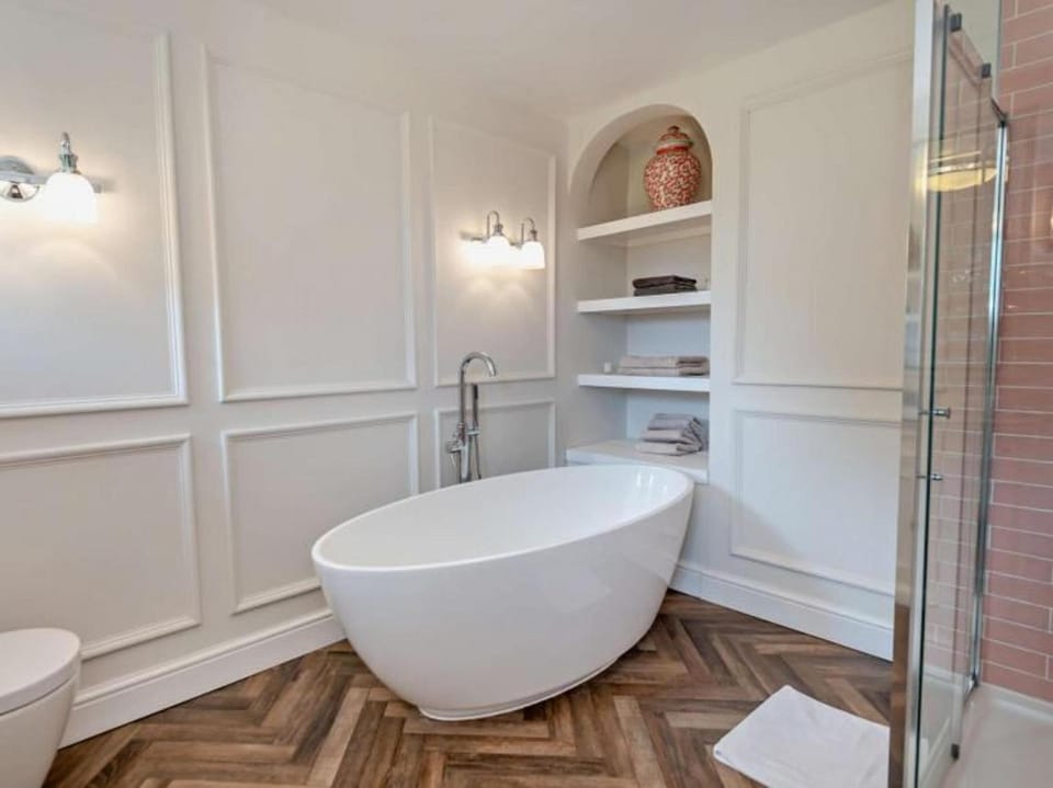 Luxurious 5 Bedroom House in Cookham near Marlow House in Wycombe District