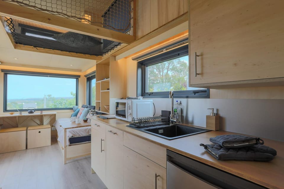 Kitchen or kitchenette, Living room