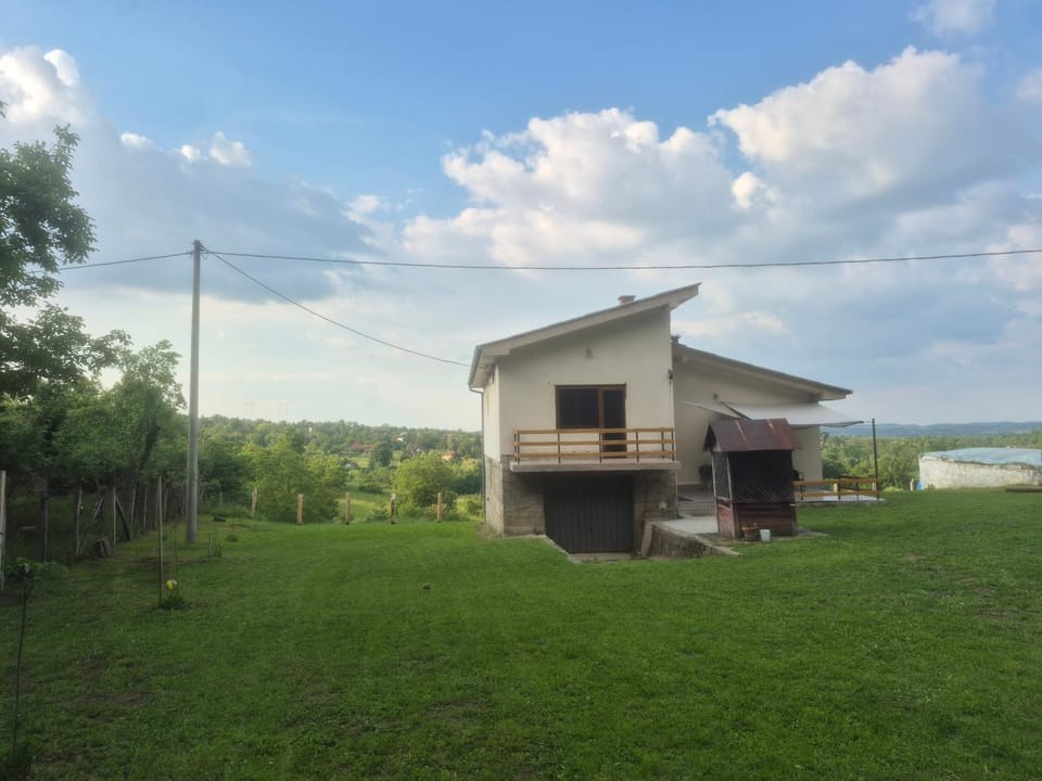 Domacinstvo Pecina Petnica House in Serbia
