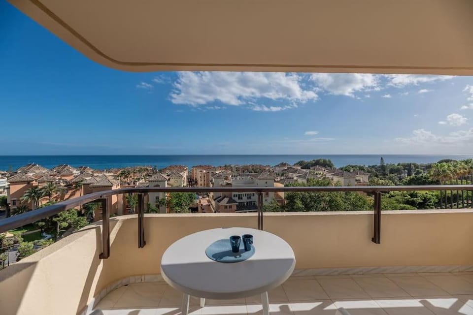 Charming Apartment with Sea Views Apartment in Marbella