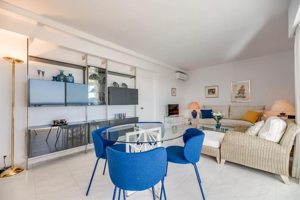 Charming Apartment with Sea Views Apartment in Marbella