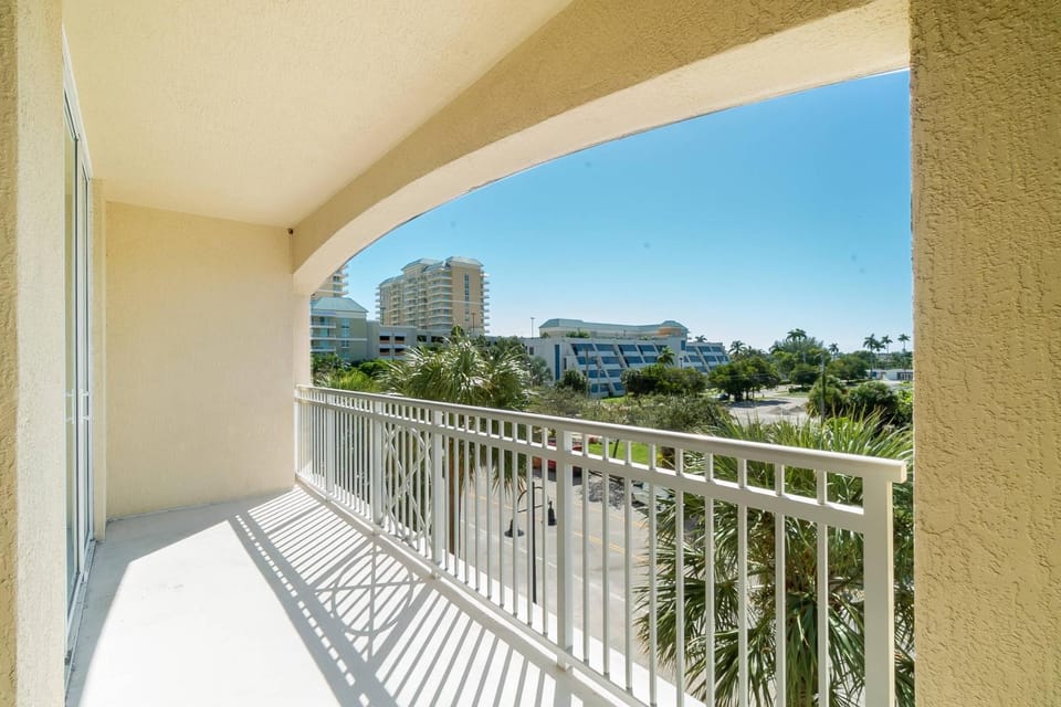 316S Serenity by the Sea Suite, 1 Bedroom and 2 Murphy beds close to Beach, Shops & Restaurants, Dog Friendly House in Boynton Beach