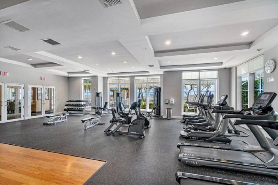 308S Beachy Blues Suite Studio, Pools, Jacuzzi, Beach, Shops House in Boynton Beach