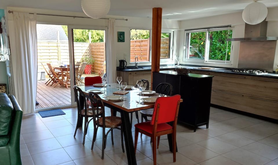 Kitchen or kitchenette, Dining area, Communal kitchen, Meals, Meals, stove, stove, kitchen, kitchen