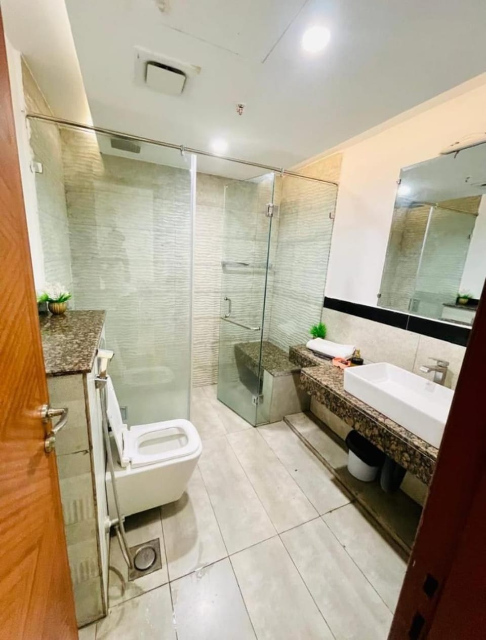 Shower, Toilet, Bathroom, Bath, towels
