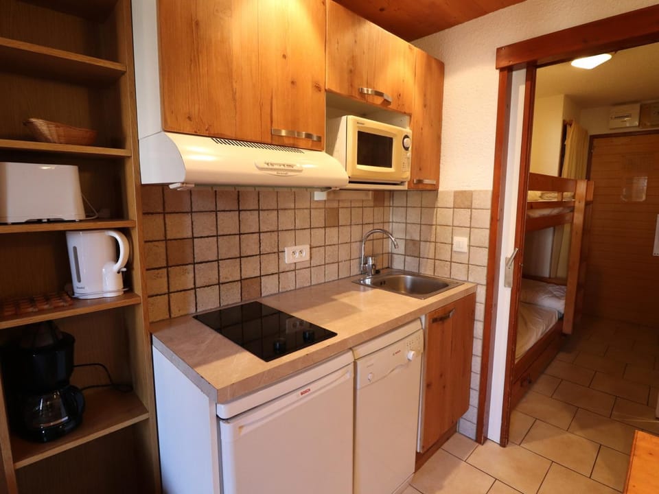 Studio confortable, proche pistes & commerces, balcon - FR-1-502-574 Apartment in Tignes