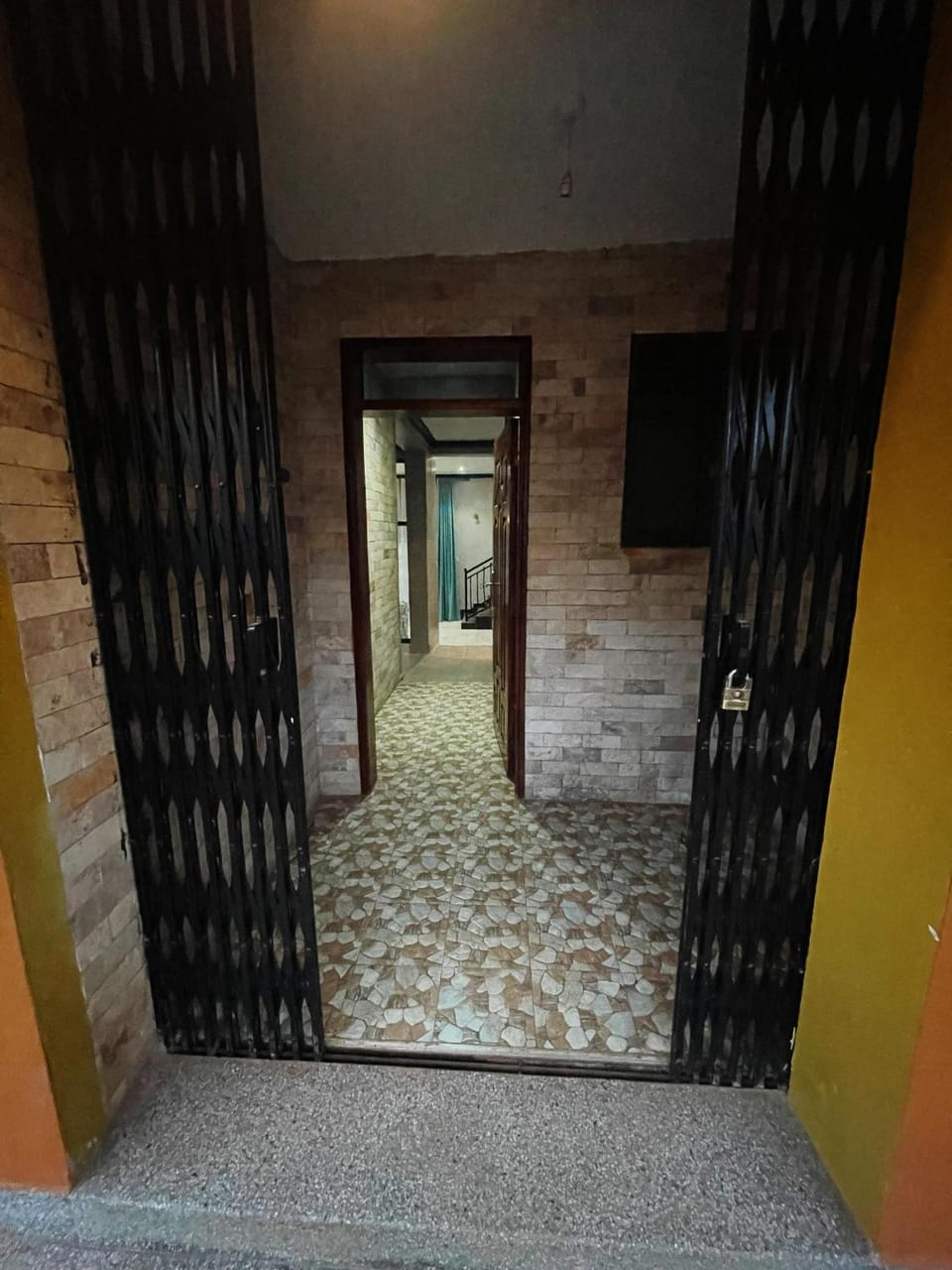 Teak Place Apartment in Uganda
