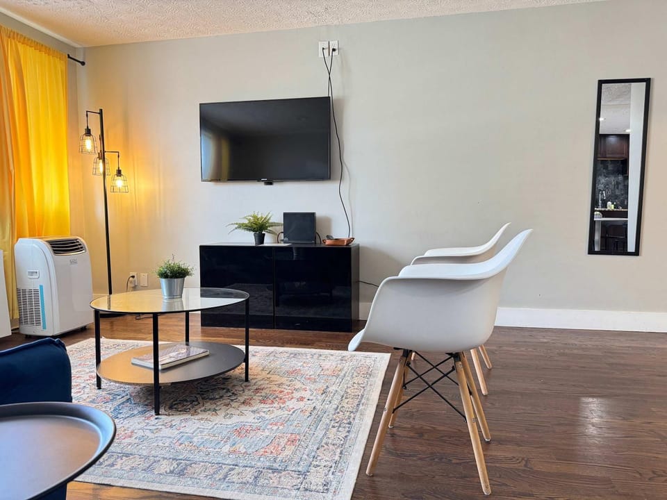 ATL Downtown 2BR King Bed Free Parking LM1702 House in Atlanta
