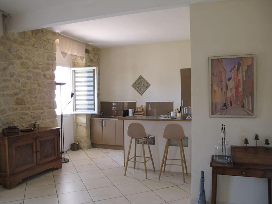 Appartement Nimes avec terrasse ouverte Apartment in Nimes