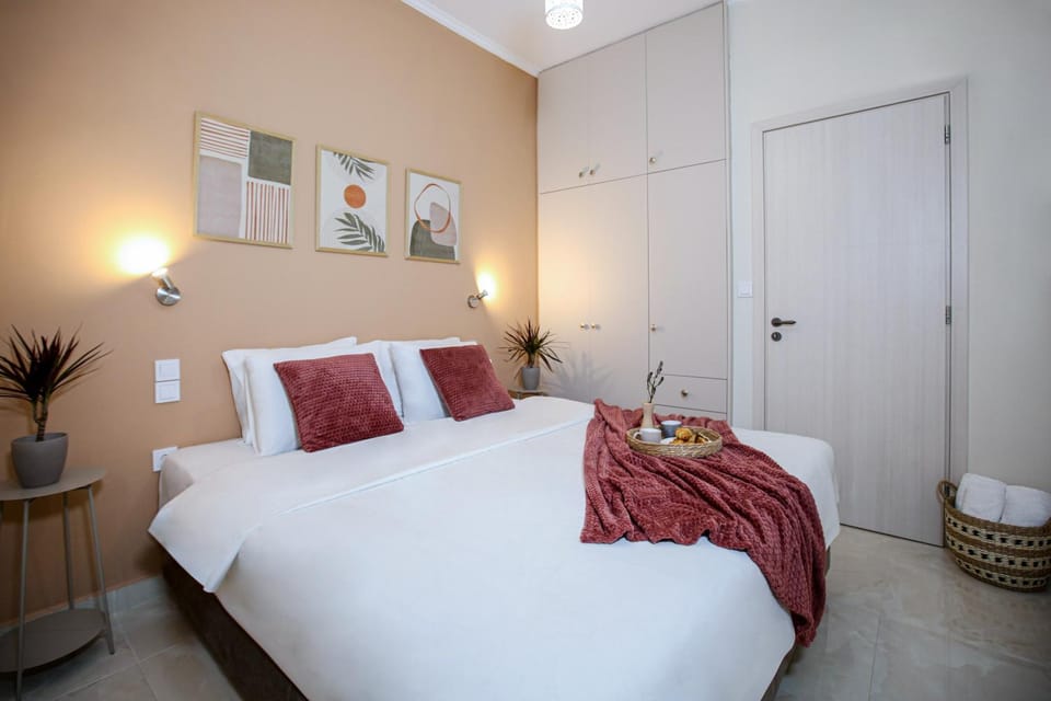 Bed, Photo of the whole room, Bedroom, towels, wardrobe