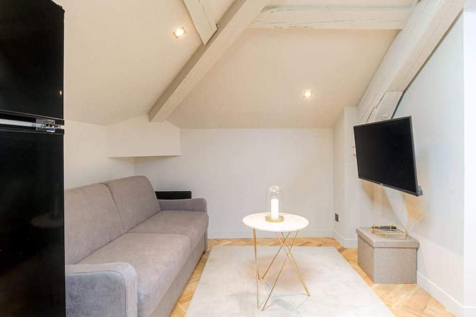 Bel appartement T3, bien équipé, Ecully Apartment in Lyon