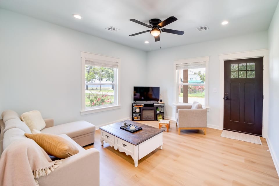 Eufaula Vacation Rental Walk to Lakeside Beaches! House in Longtown