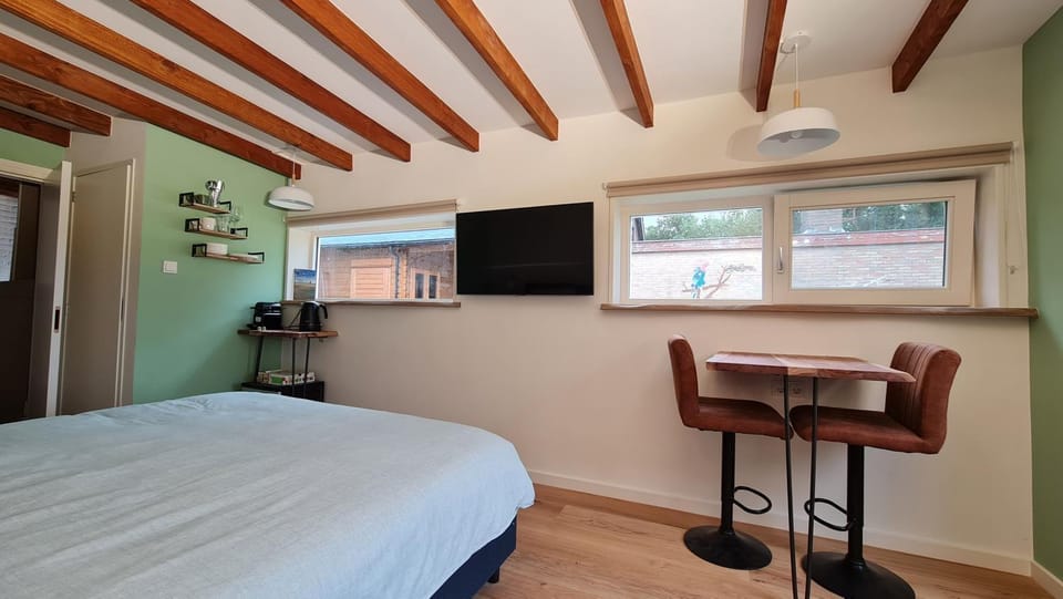TV and multimedia, Dining area