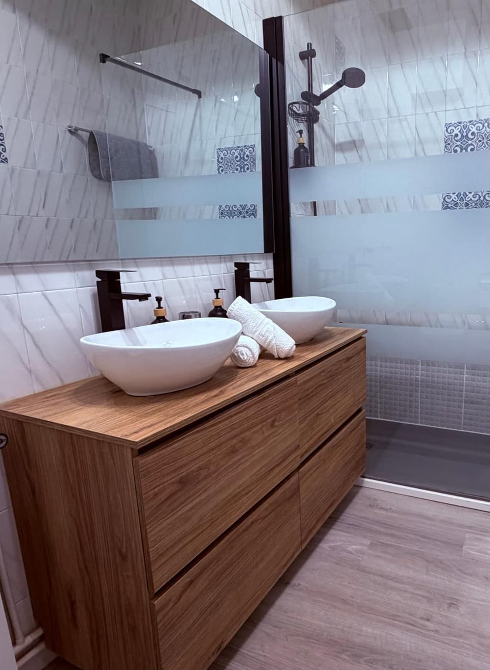 Shower, Bathroom