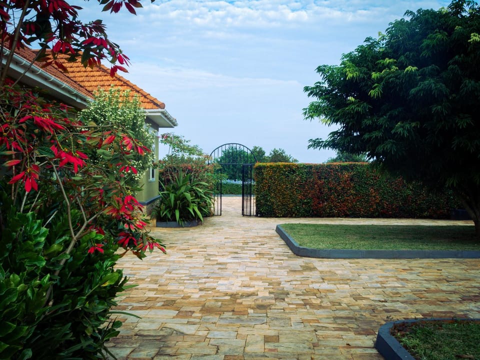 Close to Ziwa Rhino Sanctuary- Butiti Ranch B&B Stay House in Uganda