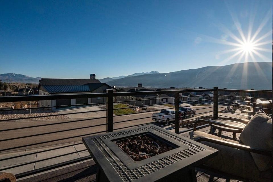 Powder Mtn Chalet B4 Ski Escape Hot Tub & View House in Utah