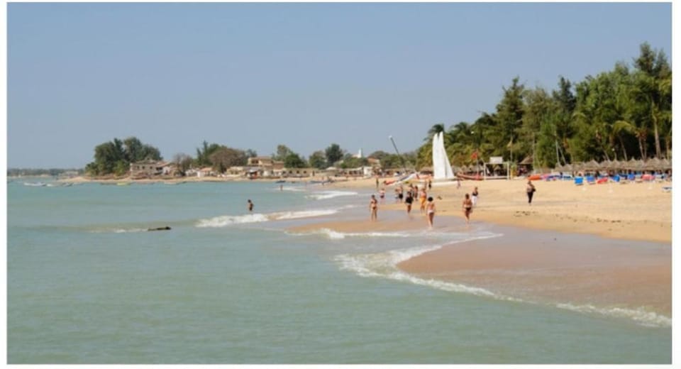 Appart Saly 3ch 3sb - Piscine - Plage jusqu'à 5 pers Apartment in Saly