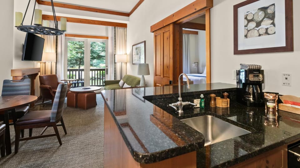 1124 One Bedroom- Lodge At Spruce Peak - Stowe Mt Resort - Sleeps 4 Resort in Stowe