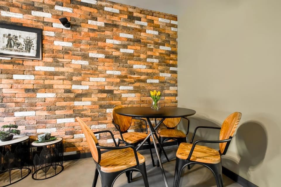 Compact Studio for Digital Nomads, Fast WiFi, AC Apartment in Sofia