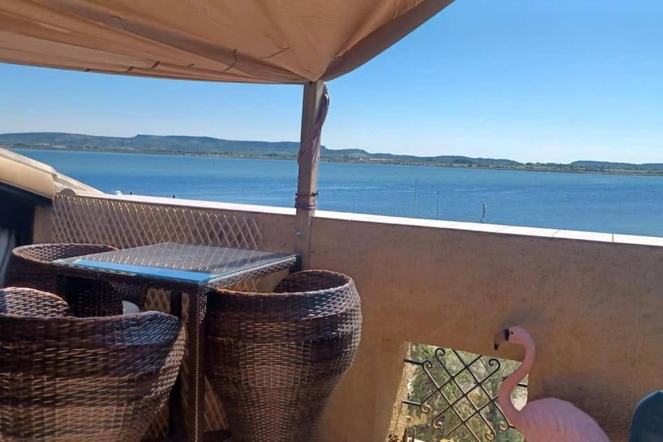 Vue de rêve sur lagune de mer House in Narbonne