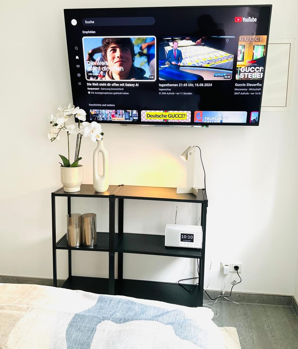 TV and multimedia, Evening entertainment
