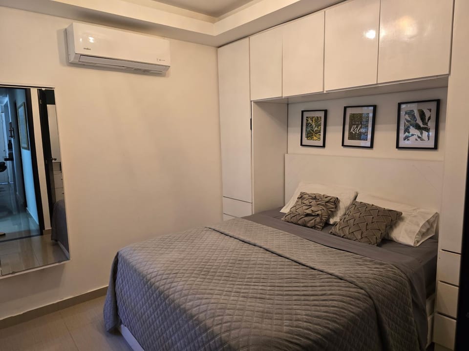 Bed, Photo of the whole room, air conditioner