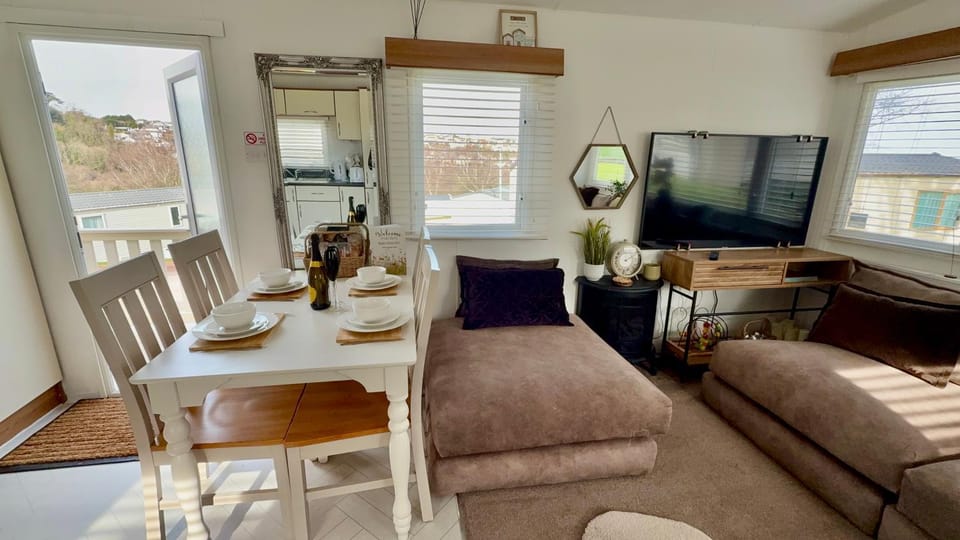 Hoburne Devon Bay Holiday Home Fresh Bright Rental - Home from home Campground/ 
RV Resort in Paignton