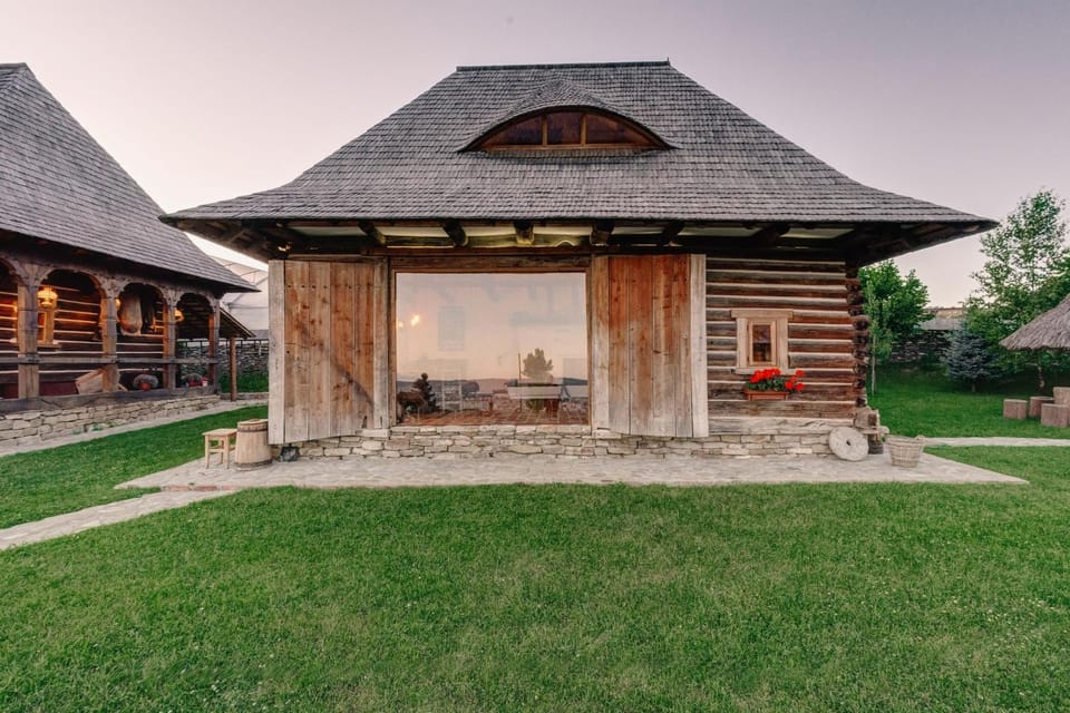 Property building, Natural landscape, Garden view