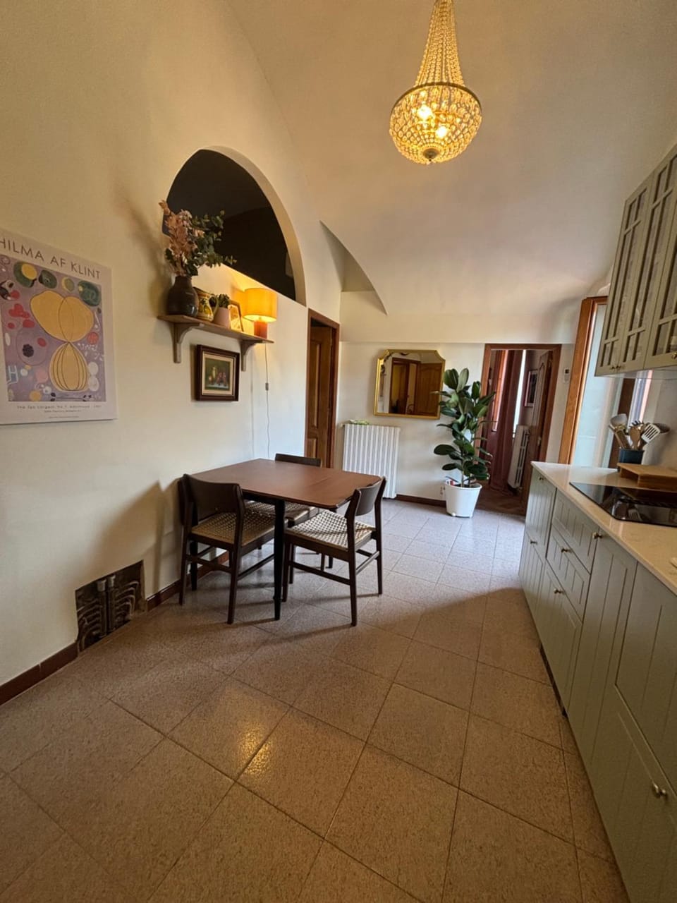 Kitchen or kitchenette, Seating area