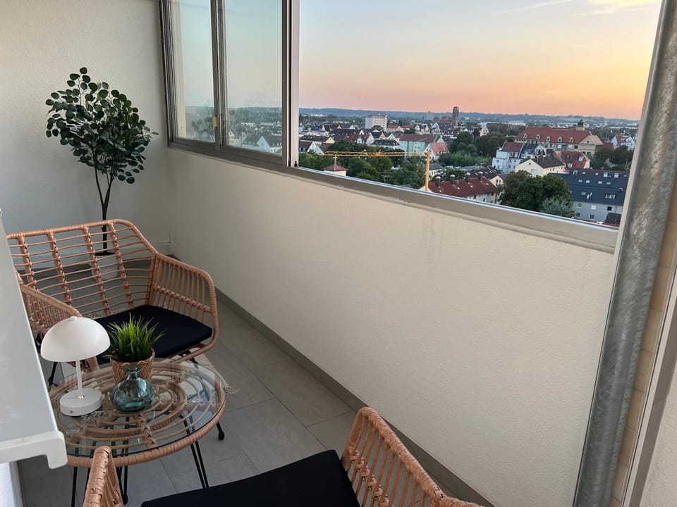 View (from property/room), Balcony/Terrace, Seating area
