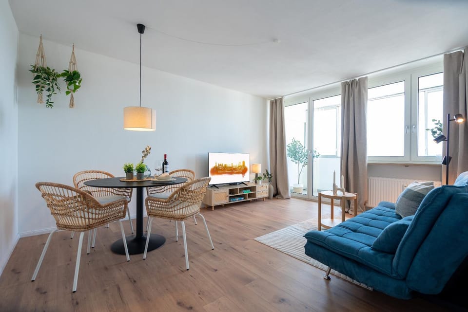 Communal lounge/ TV room, Living room, Dining area