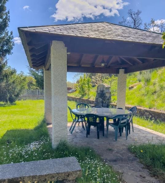 Casa Rural LOS MILLARES House in Senabria