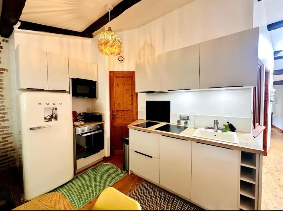 Kitchen or kitchenette, pet friendly