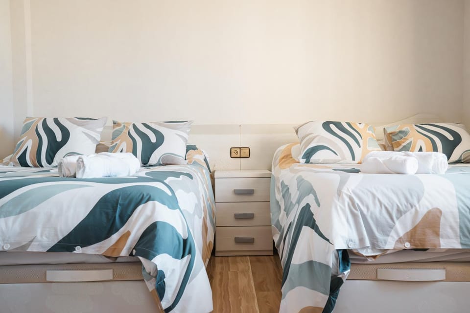 Villa Oropéndola para familias, a pocos minutos de Granada, Piscina agua salada, Parking privado, Barbacoa, Chimenea, 14 pax Villa in Andalusia