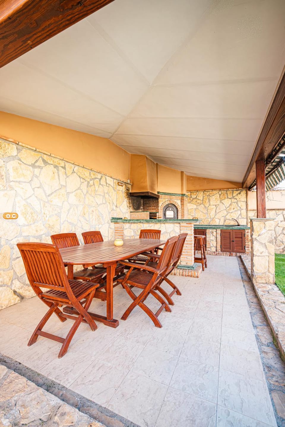 Villa Oropéndola para familias, a pocos minutos de Granada, Piscina agua salada, Parking privado, Barbacoa, Chimenea, 14 pax Villa in Andalusia