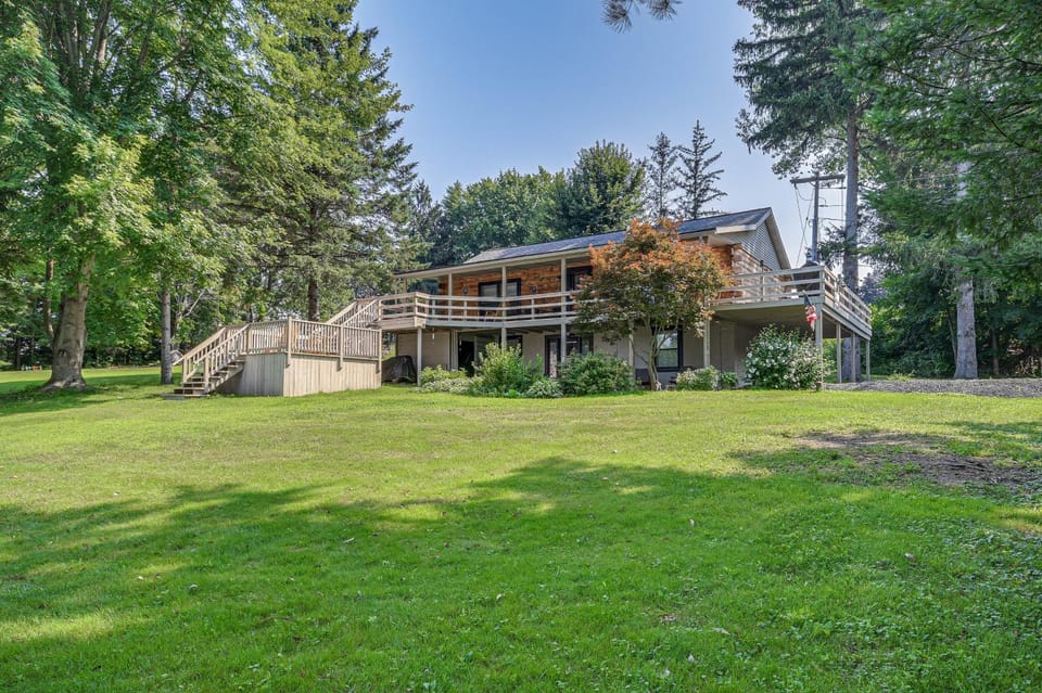 Picturesque Phoenix Vacation Home on Oswego River! House in New York