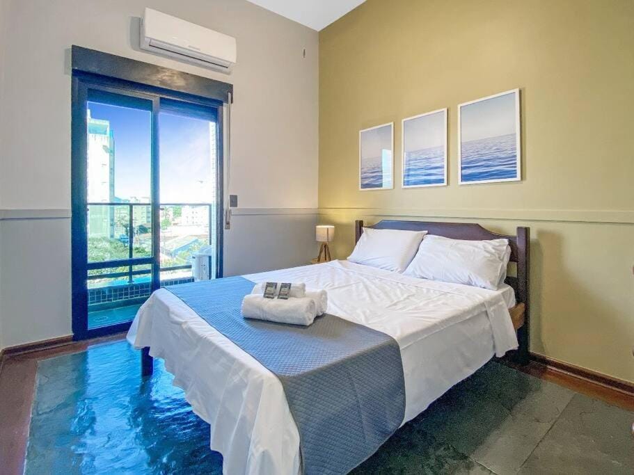 Bed, Photo of the whole room, Bedroom, towels, air conditioner