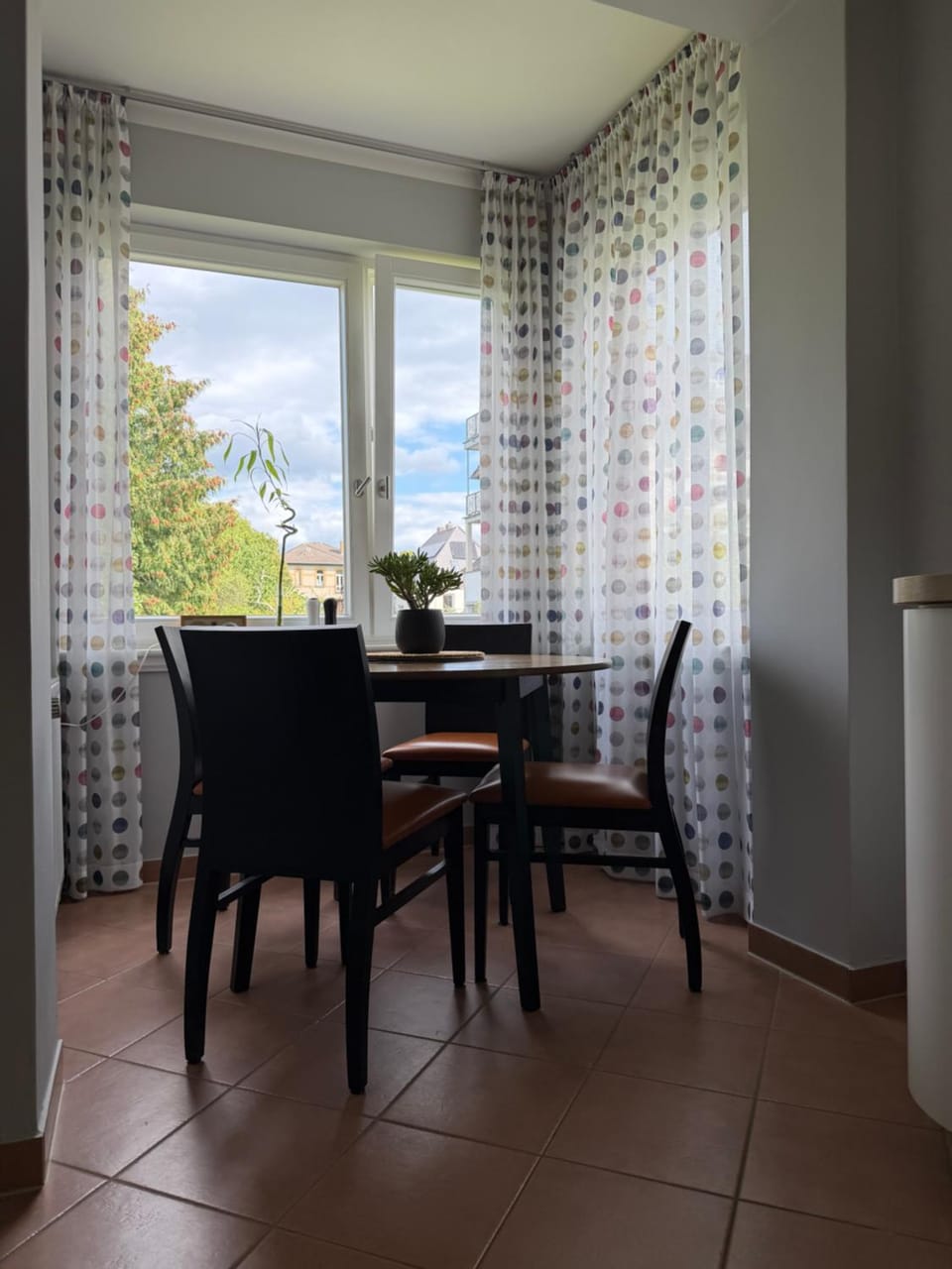 Seating area, Dining area