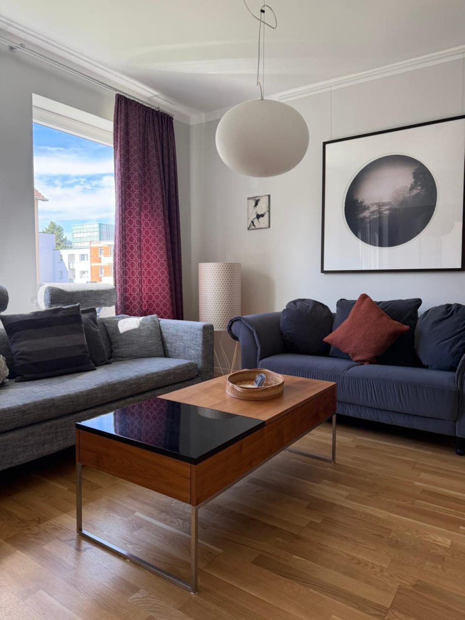 Living room, Seating area