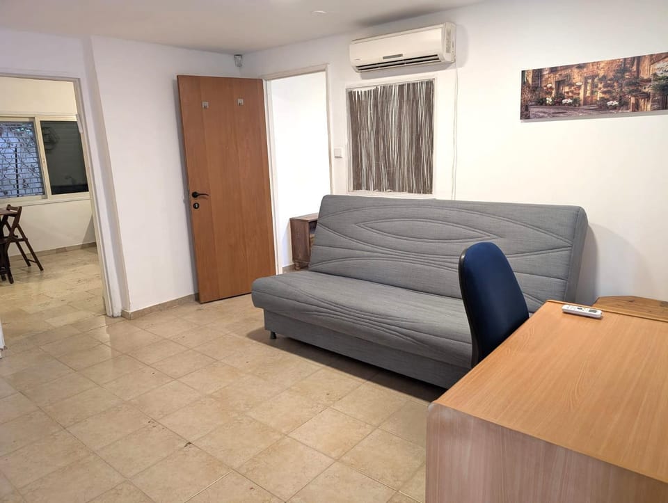 Bed, Seating area, Bedroom