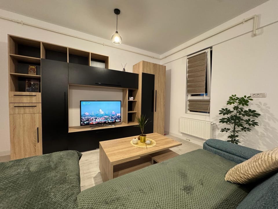 TV and multimedia, Living room, Evening entertainment