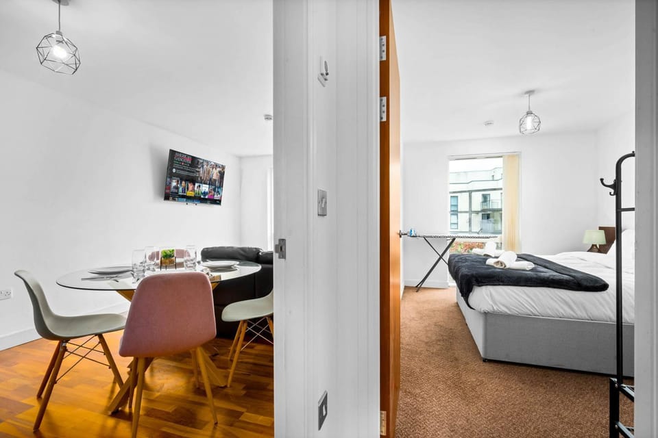 Spacious 2 Bed Apartment and Free Parking Apartment in Birmingham