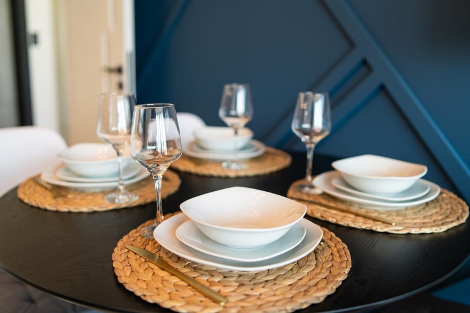 Food and drinks, Dining area, Food, Drinks